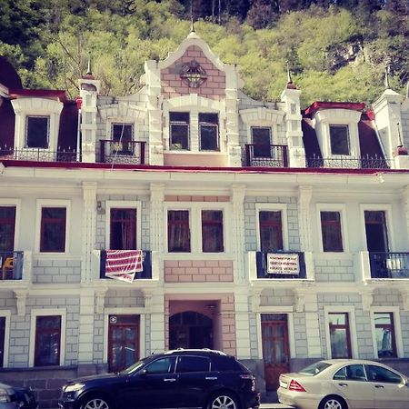 Apartament Giorgi Bordzjomi Buitenkant foto