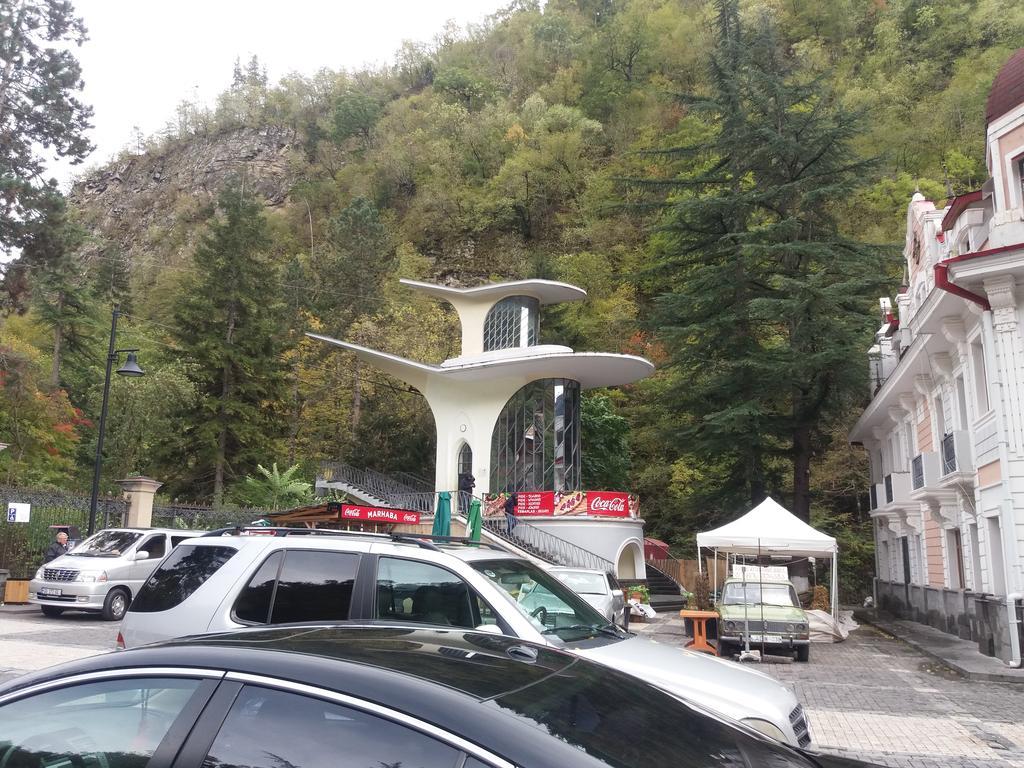 Apartament Giorgi Bordzjomi Buitenkant foto