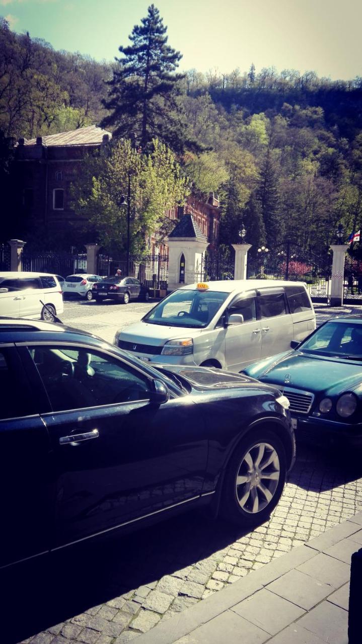Apartament Giorgi Bordzjomi Buitenkant foto